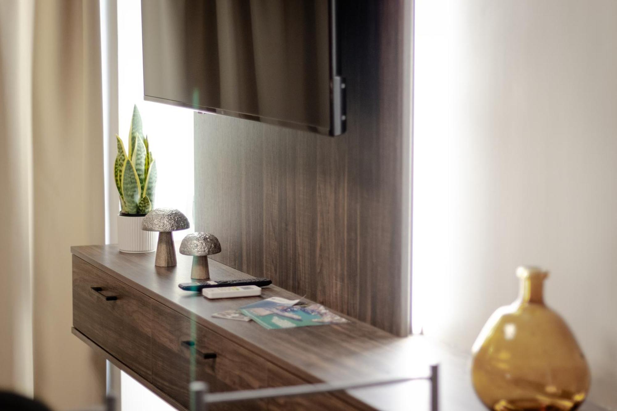 Cervantes Apartment *